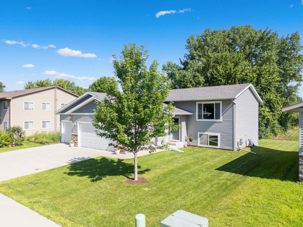 Photo of 805 6th Street NE, Stewartville, MN 55976 (MLS # 7105471)