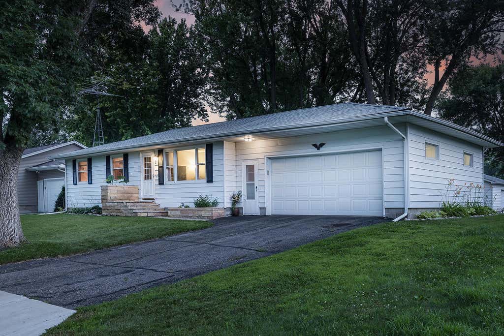 Photo of 213 3rd Street S, Gaylord, MN 55334 (MLS # 7110525)