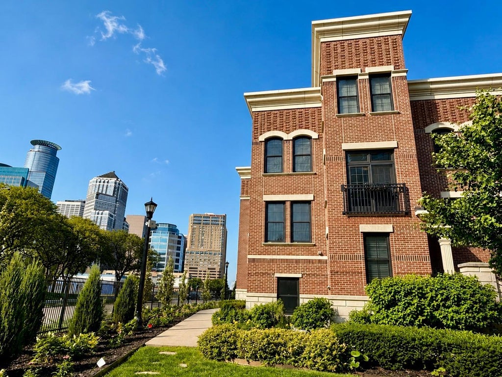 Photo of 511 S 10th Street, Minneapolis, MN 55404 (MLS # 7149242)