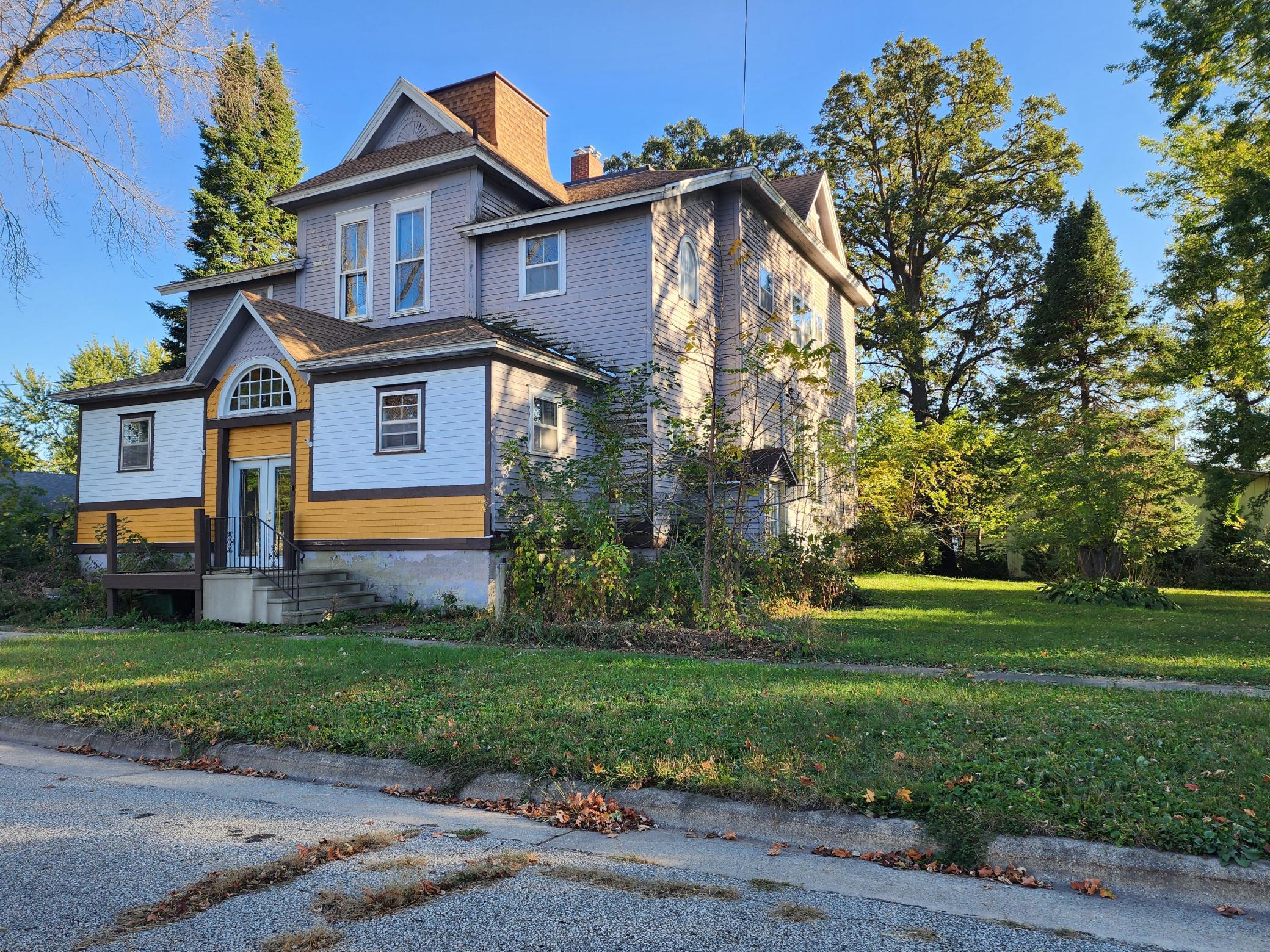 206 SE Pleasant Street