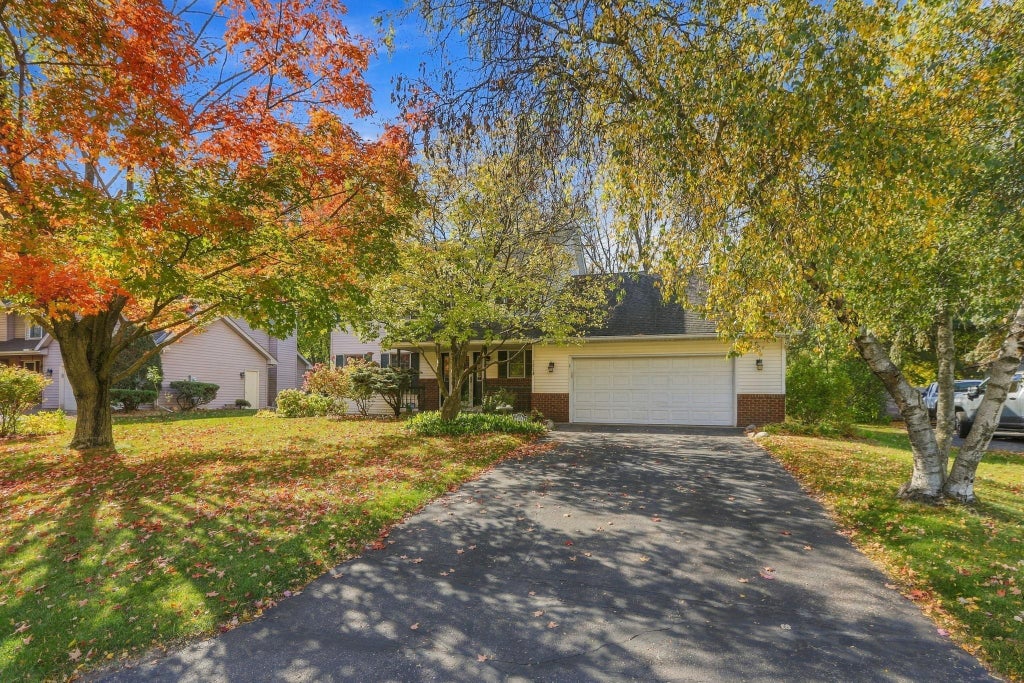 Photo of 2354 Heights Avenue E, Maplewood, MN 55119 (MLS # 7159167)