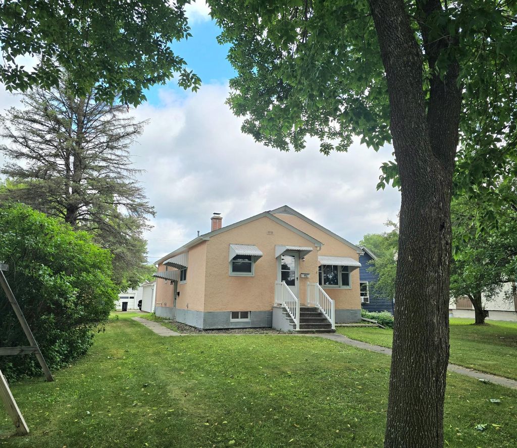 Photo of 416 10th Street, International Falls, MN 56649 (MLS # 7103887)