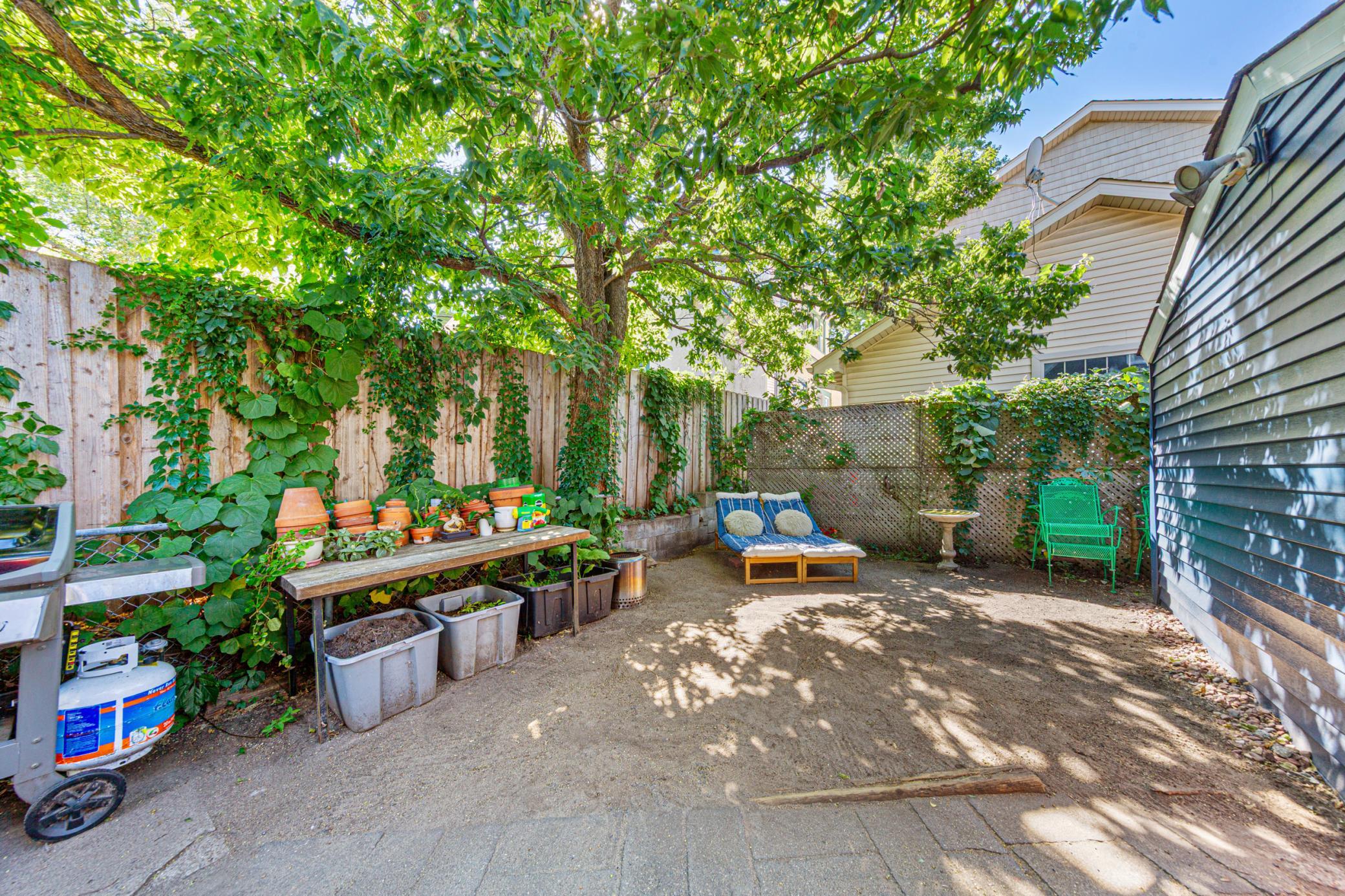 1009 E 42nd Street