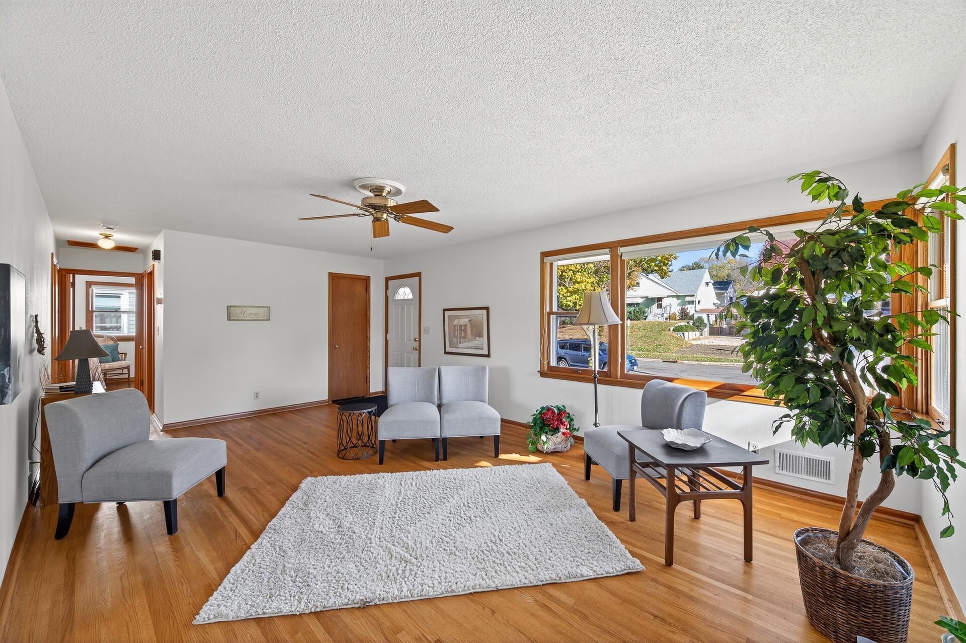 1377 Clarence Street