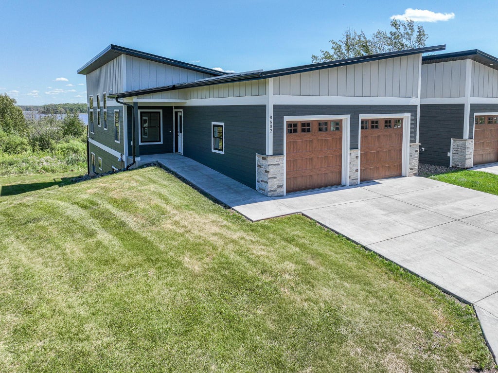 Photo of 8602 Maynard Place, Duluth, MN 55808 (MLS # 7122156)