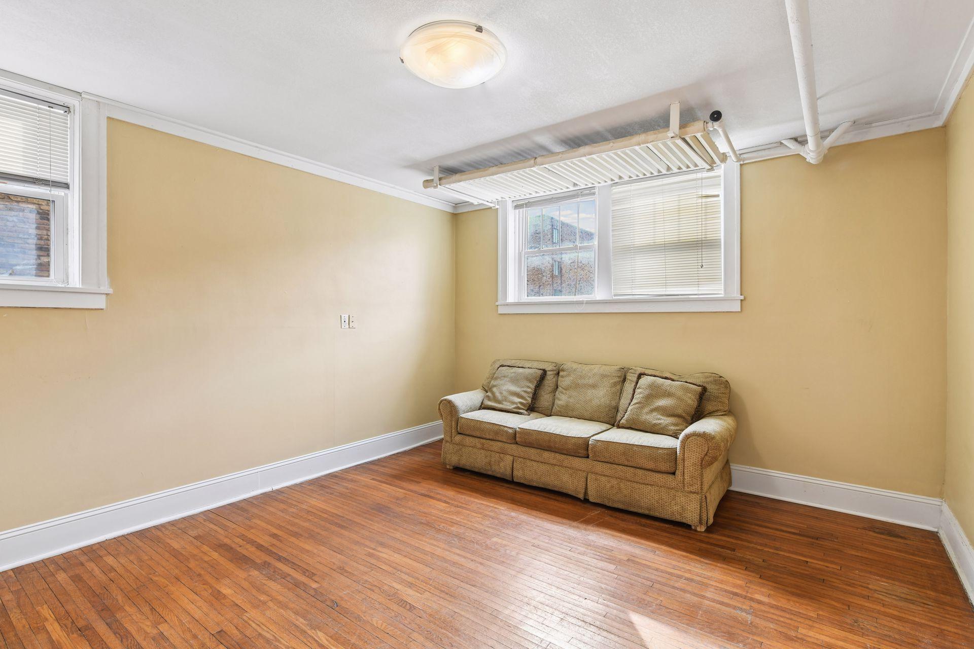 522 Ridgewood Avenue 9