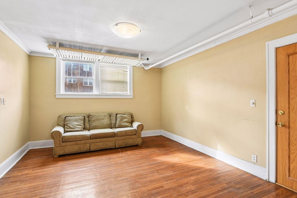 Photo of 522 Ridgewood Avenue #9, Minneapolis, MN 55403 (MLS # 7024176)