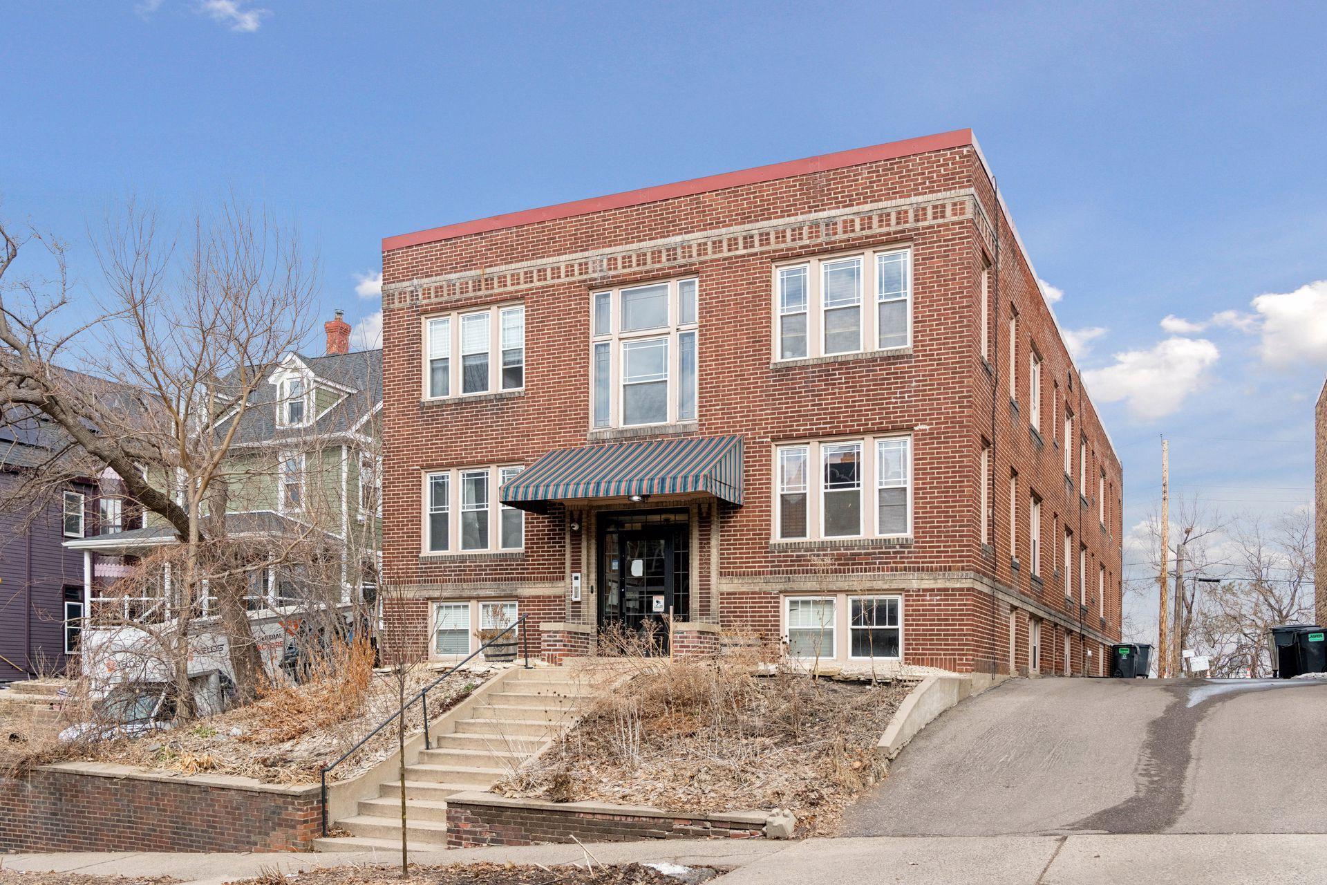 522 Ridgewood Avenue 9