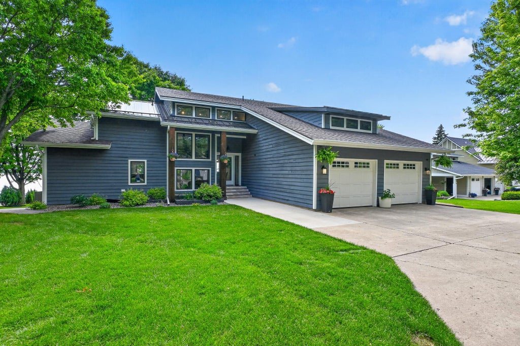 Photo of 3710 Crestwood Drive NE, Alexandria, MN 56308 (MLS # 7097376)
