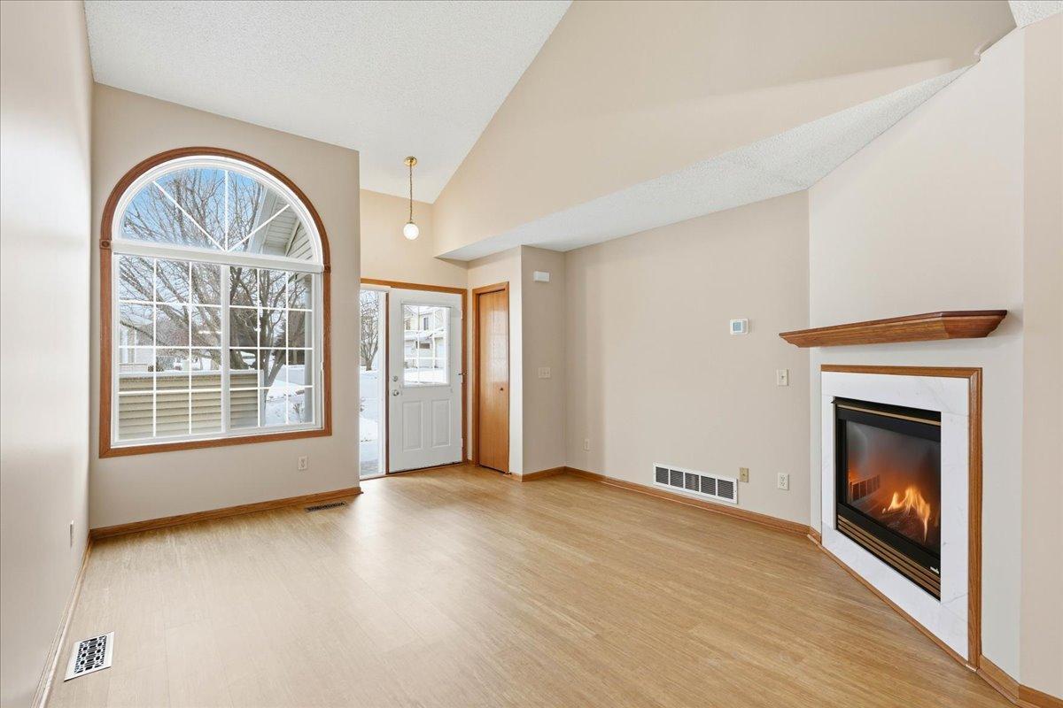 2305 Rosemary Curve