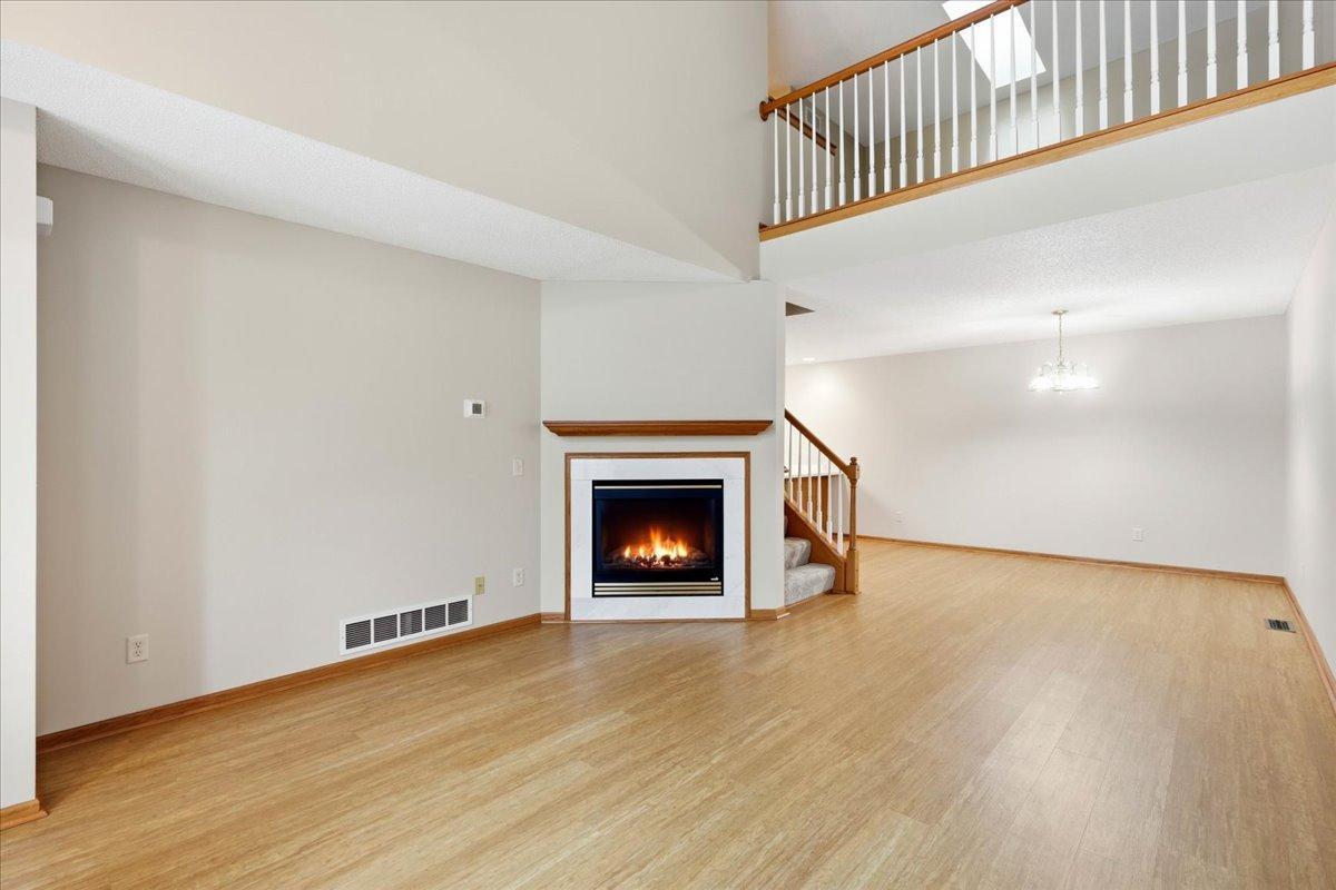 2305 Rosemary Curve