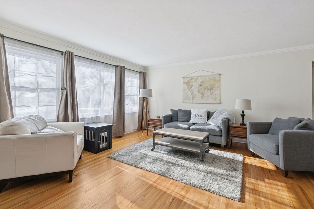 Photo of 1717 Yorkshire Avenue, Saint Paul, MN 55116 (MLS # 7004981)