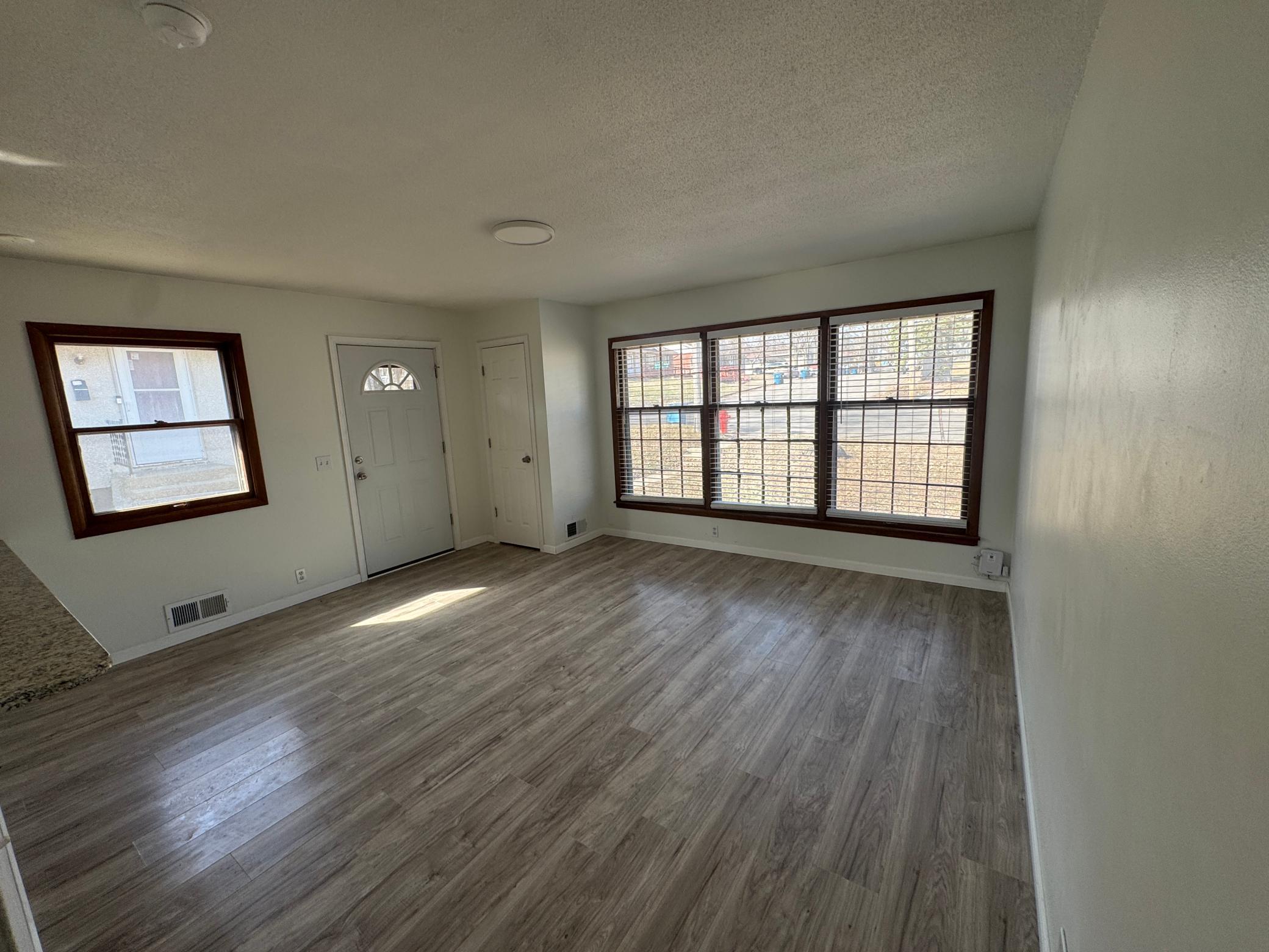 323 Van Buren Avenue N