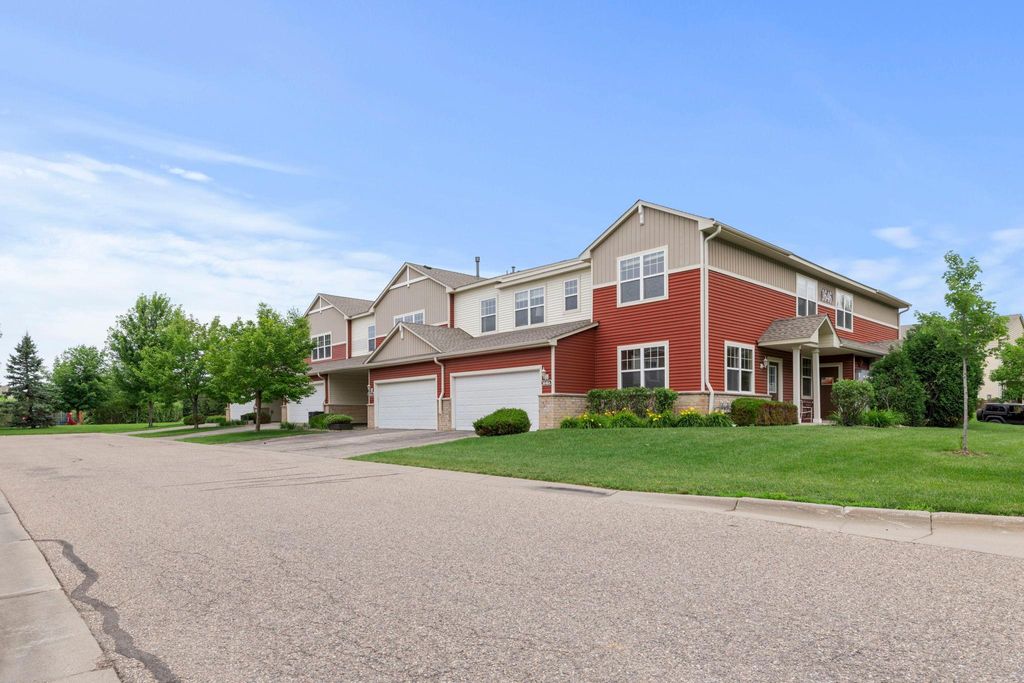 Photo of 1646 White Pine Way #B, Carver, MN 55315 (MLS # 7104361)