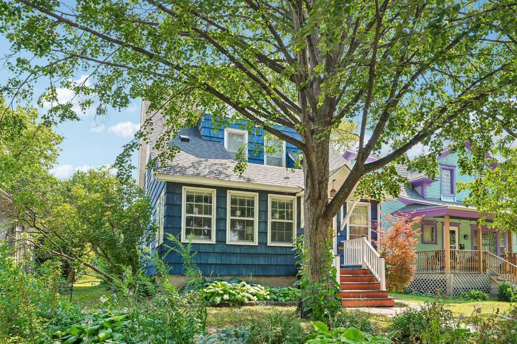 Photo of 876 18th Avenue SE, Minneapolis, MN 55414 (MLS # 7114932)
