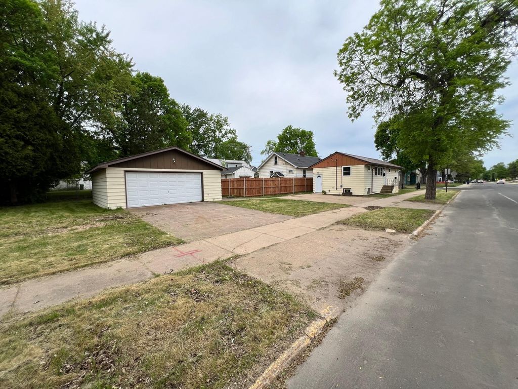 Photo of 2401 7th Avenue E, Hibbing, MN 55746 (MLS # 7085794)