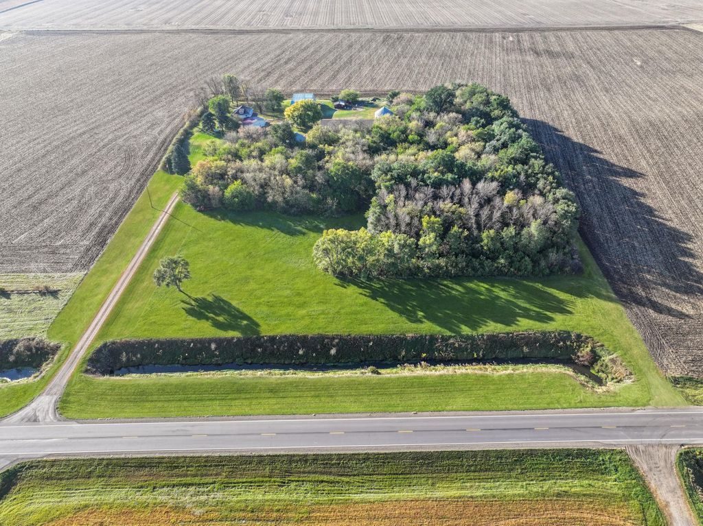 Photo of 17238 County Highway 46, Vesta, MN 56292 (MLS # 7080788)