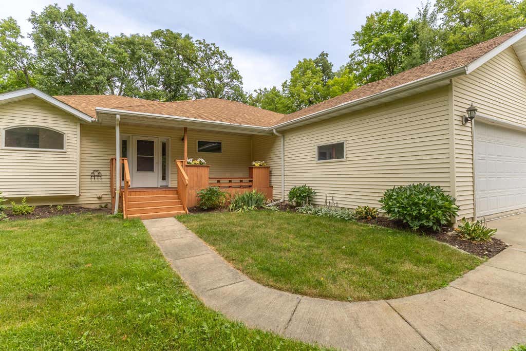 Photo of 18400 Shorewood Court NW, Bemidji, MN 56601 (MLS # 7121063)