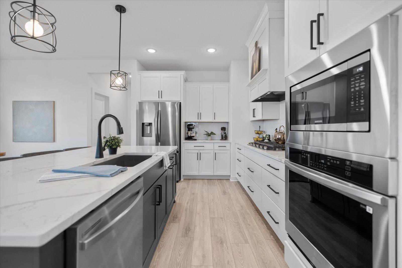 10082 Arrowwood Trail