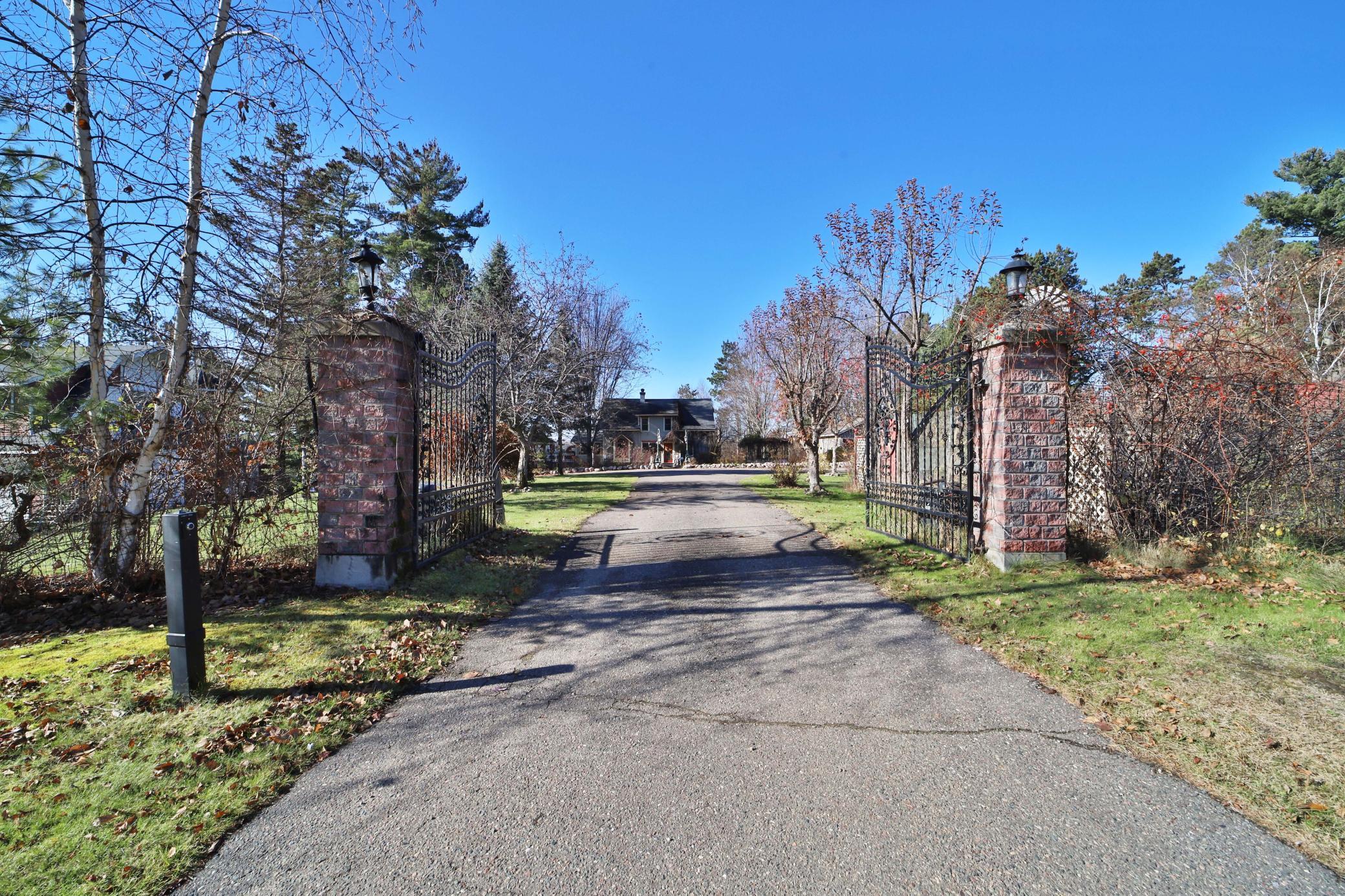 1635 & 1627 E Ponto Lake Road NW