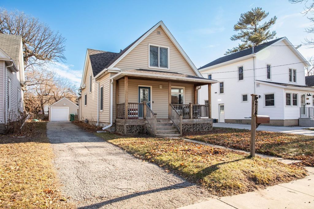 Photo of 214 8th Avenue SE, Rochester, MN 55904 (MLS # 7004992)