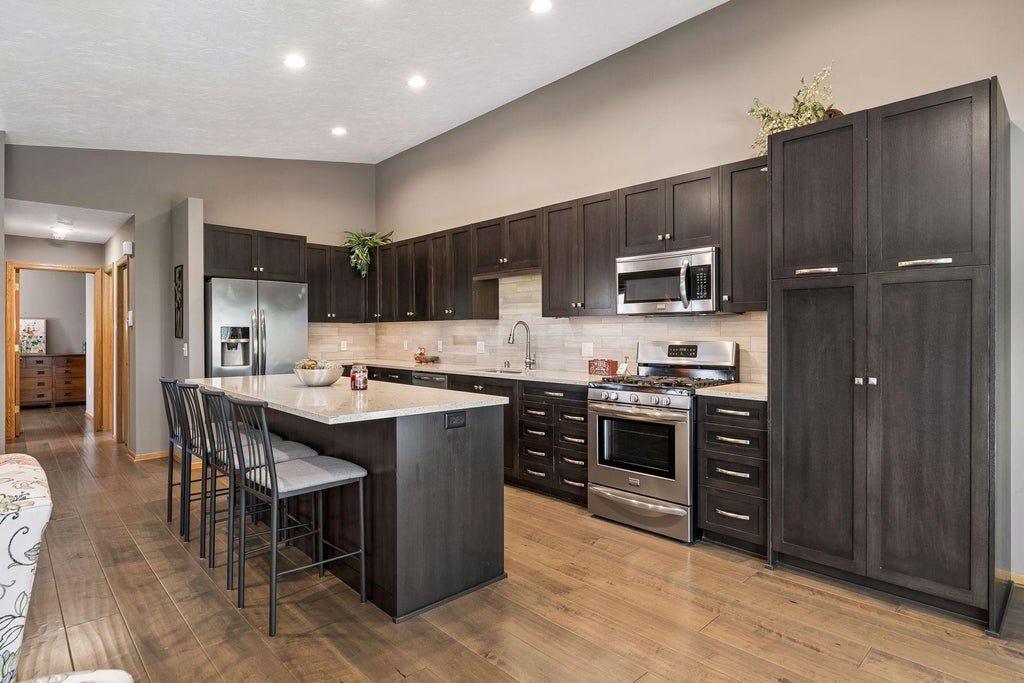 Photo of 3430 Juliet Drive, Woodbury, MN 55125 (MLS # 7095517)