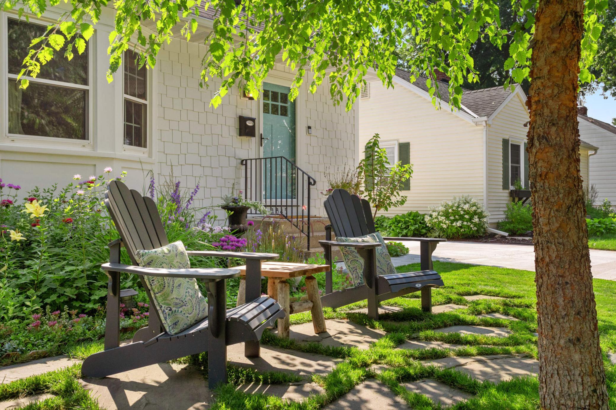 4047 Yosemite Avenue S