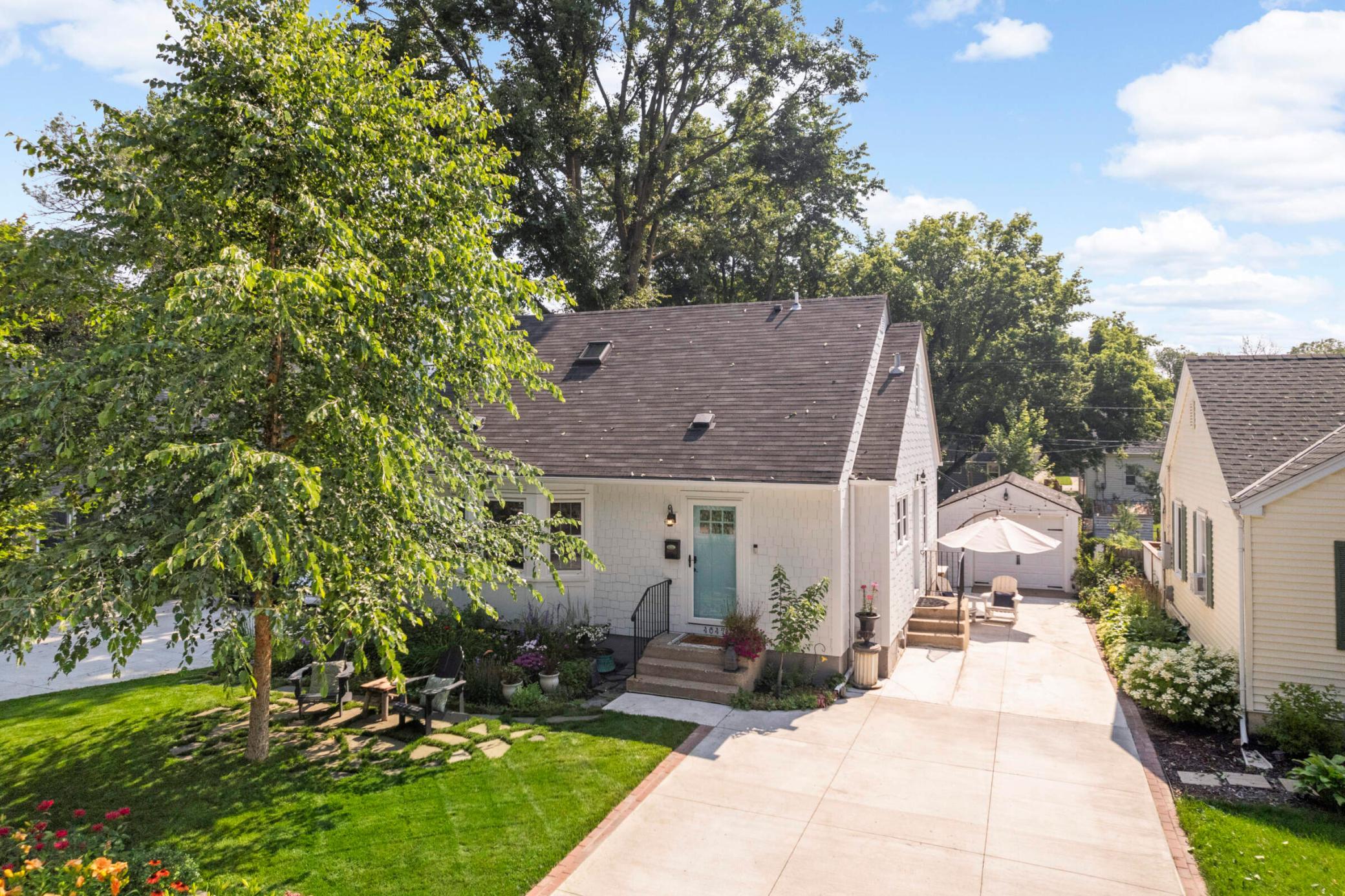 4047 Yosemite Avenue S