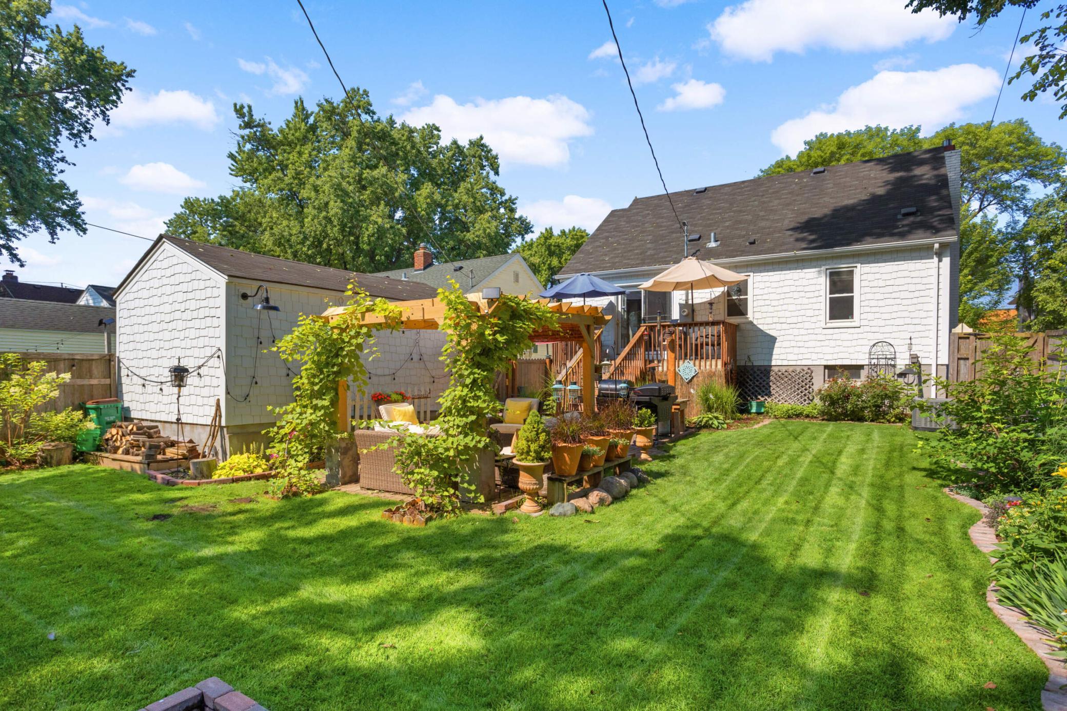 4047 Yosemite Avenue S