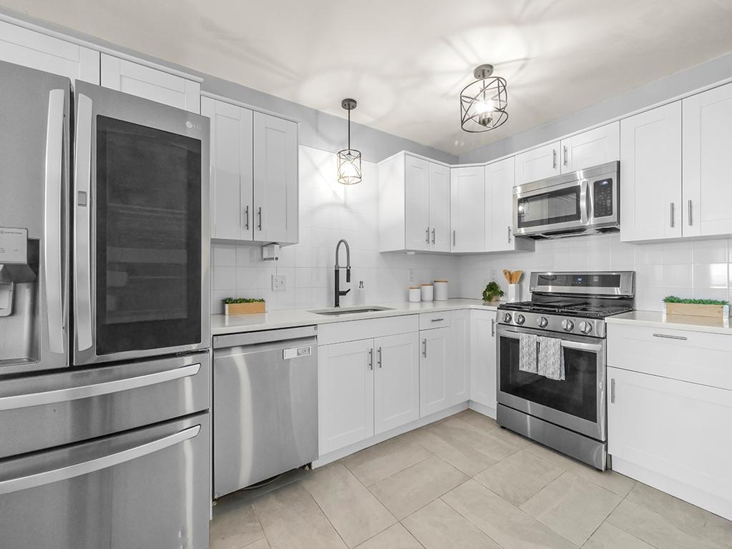 6140 Golden Valley Road