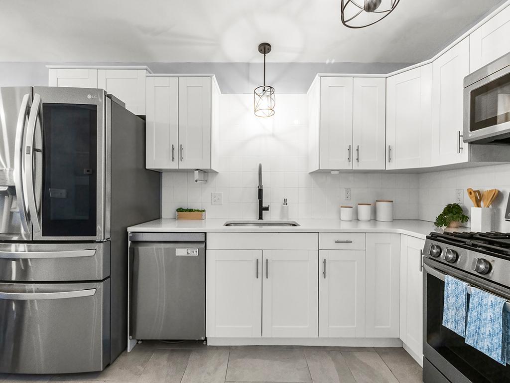 6140 Golden Valley Road