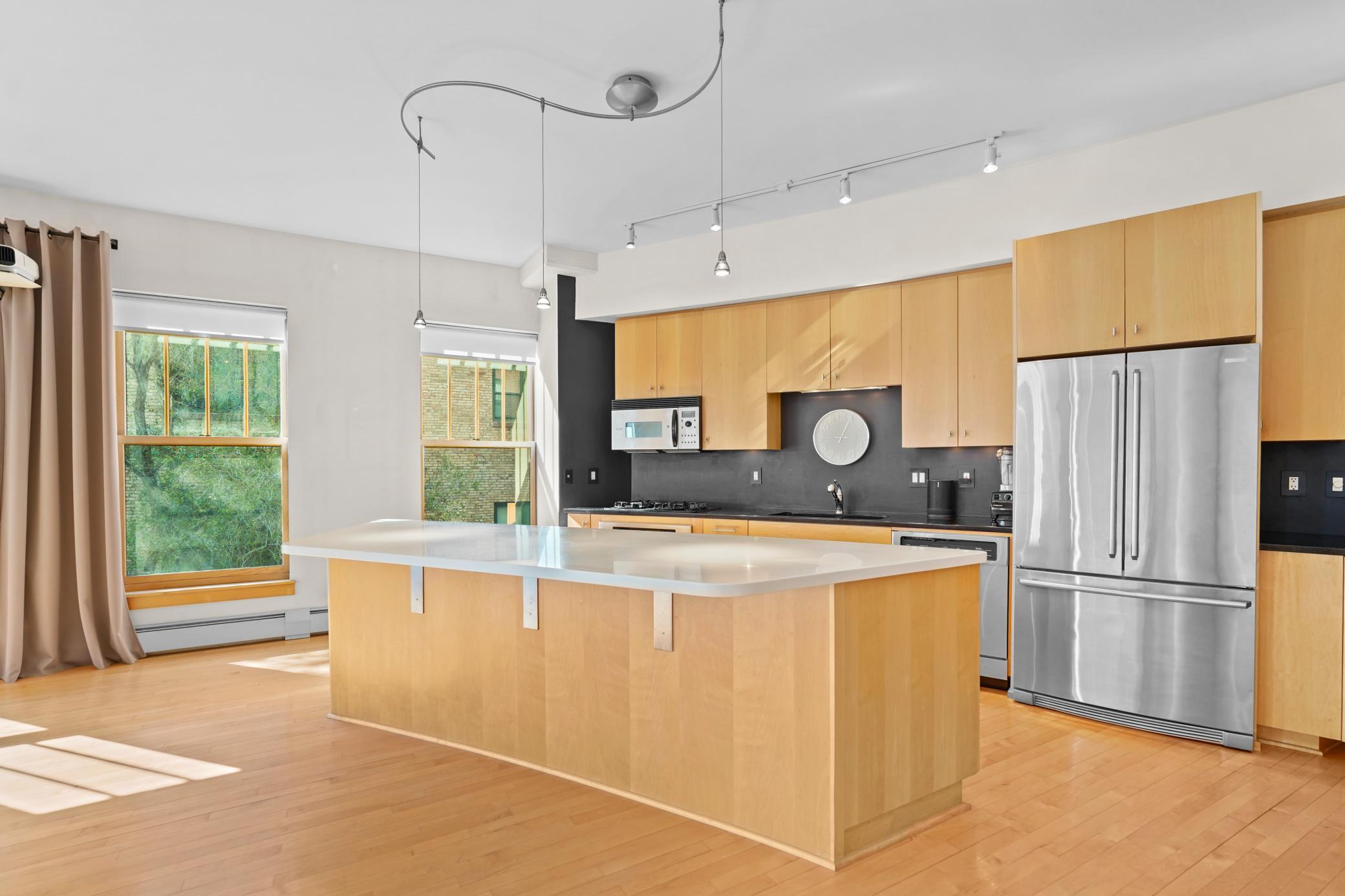 408 1st Street N 403