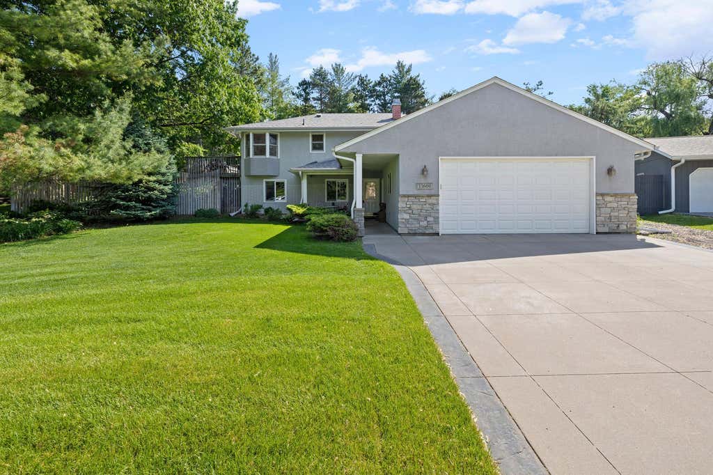 Photo of 13600 69th Avenue N, Maple Grove, MN 55311 (MLS # 7105291)