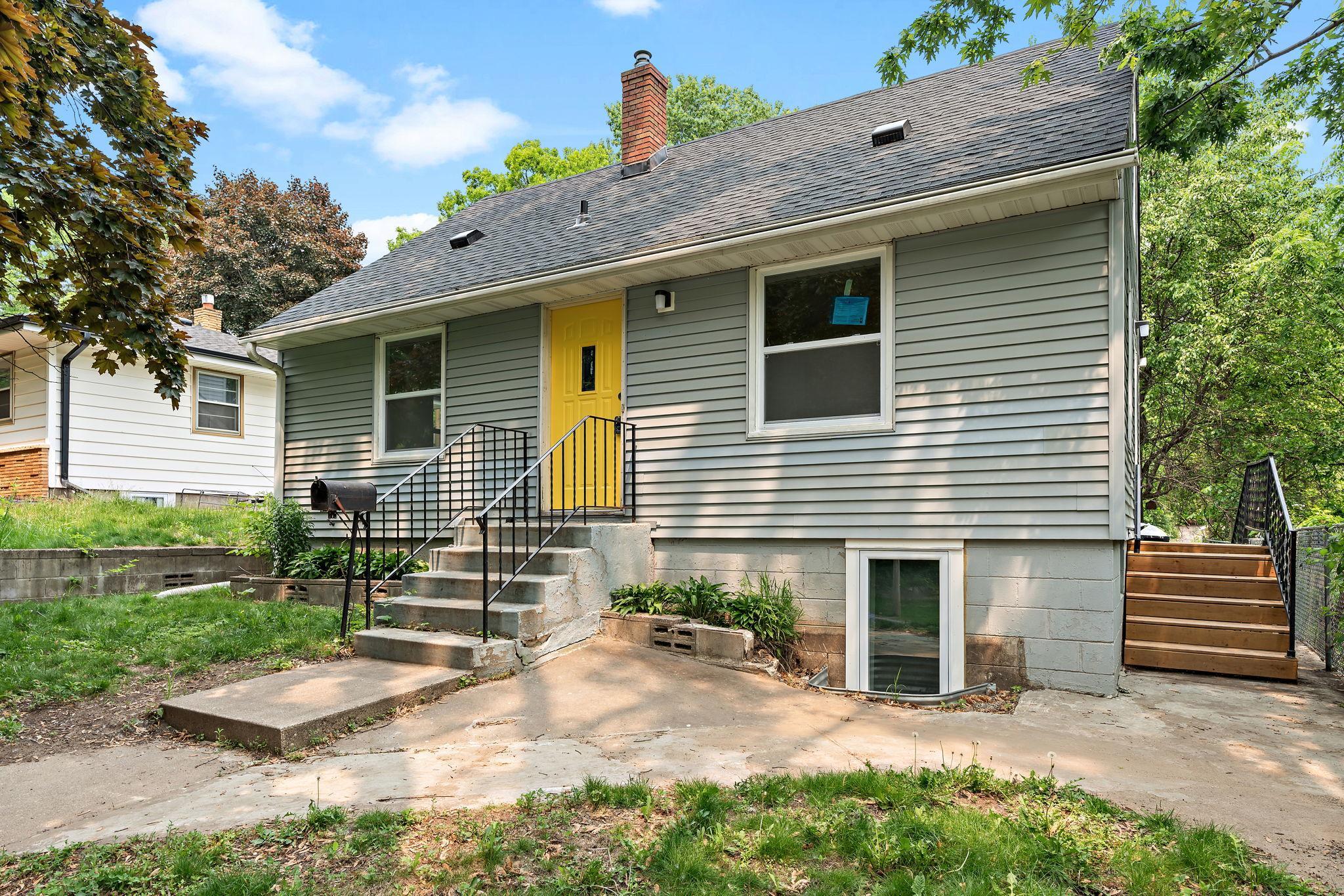 549 Annapolis Street E