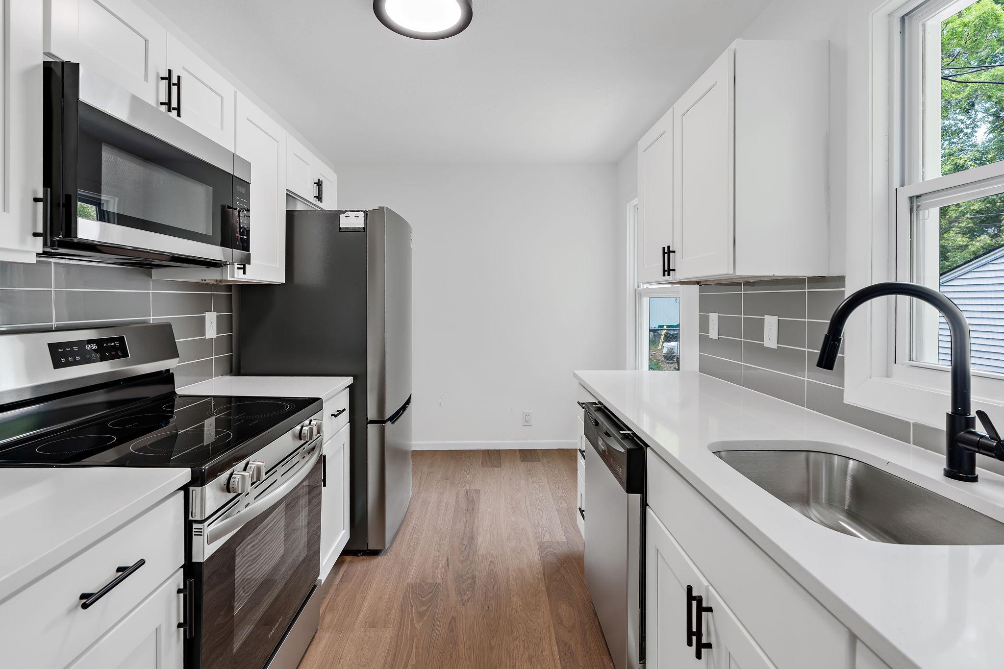549 Annapolis Street E