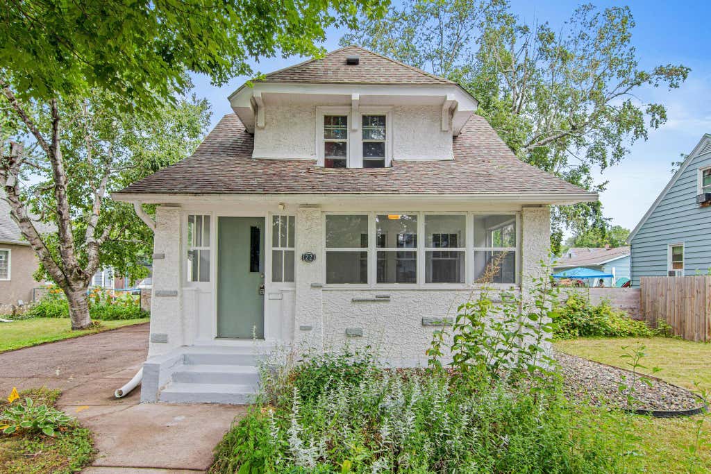 Photo of 1221 4th Street E, Saint Paul, MN 55106 (MLS # 7082788)