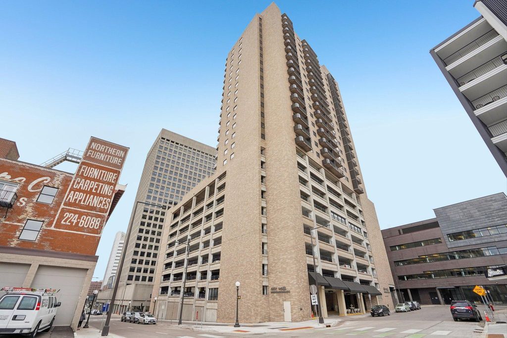 Photo of 66 9th Street E #1307, Saint Paul, MN 55101 (MLS # 7035997)