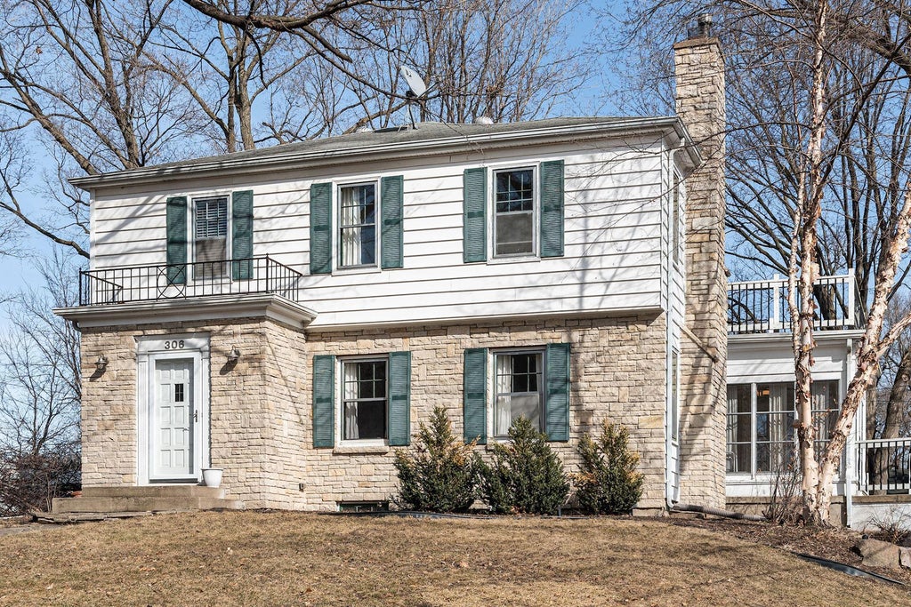 Photo of 306 Barry Avenue N, Wayzata, MN 55391 (MLS # 7165813)