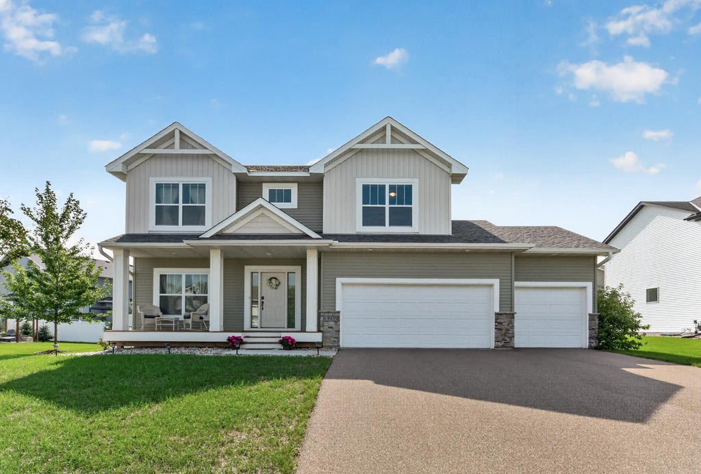 Photo of 13959 Ashford Path, Rosemount, MN 55068 (MLS # 7095793)