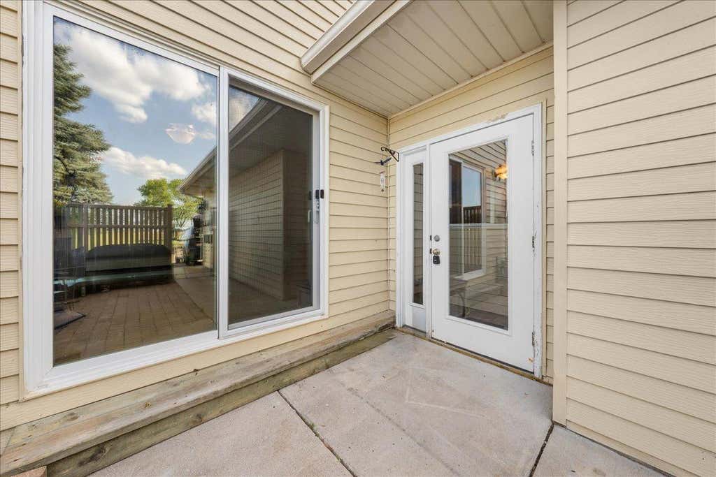 Photo of 3550 Cloman Way E, Inver Grove Heights, MN 55076 (MLS # 7123901)