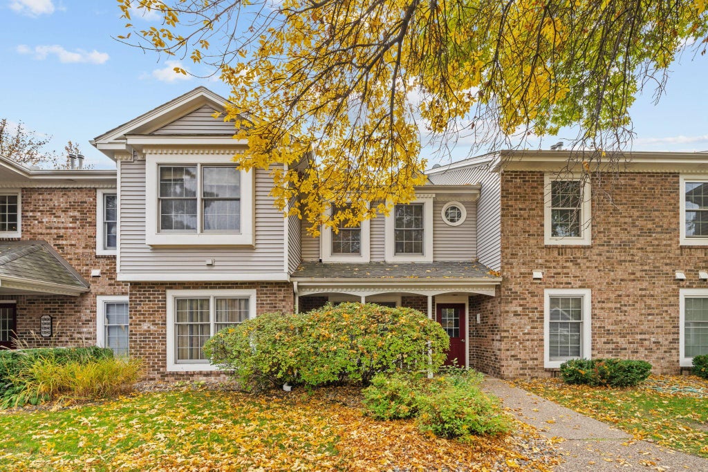 Photo of 10932 Quebec Avenue S, Bloomington, MN 55438 (MLS # 7155402)