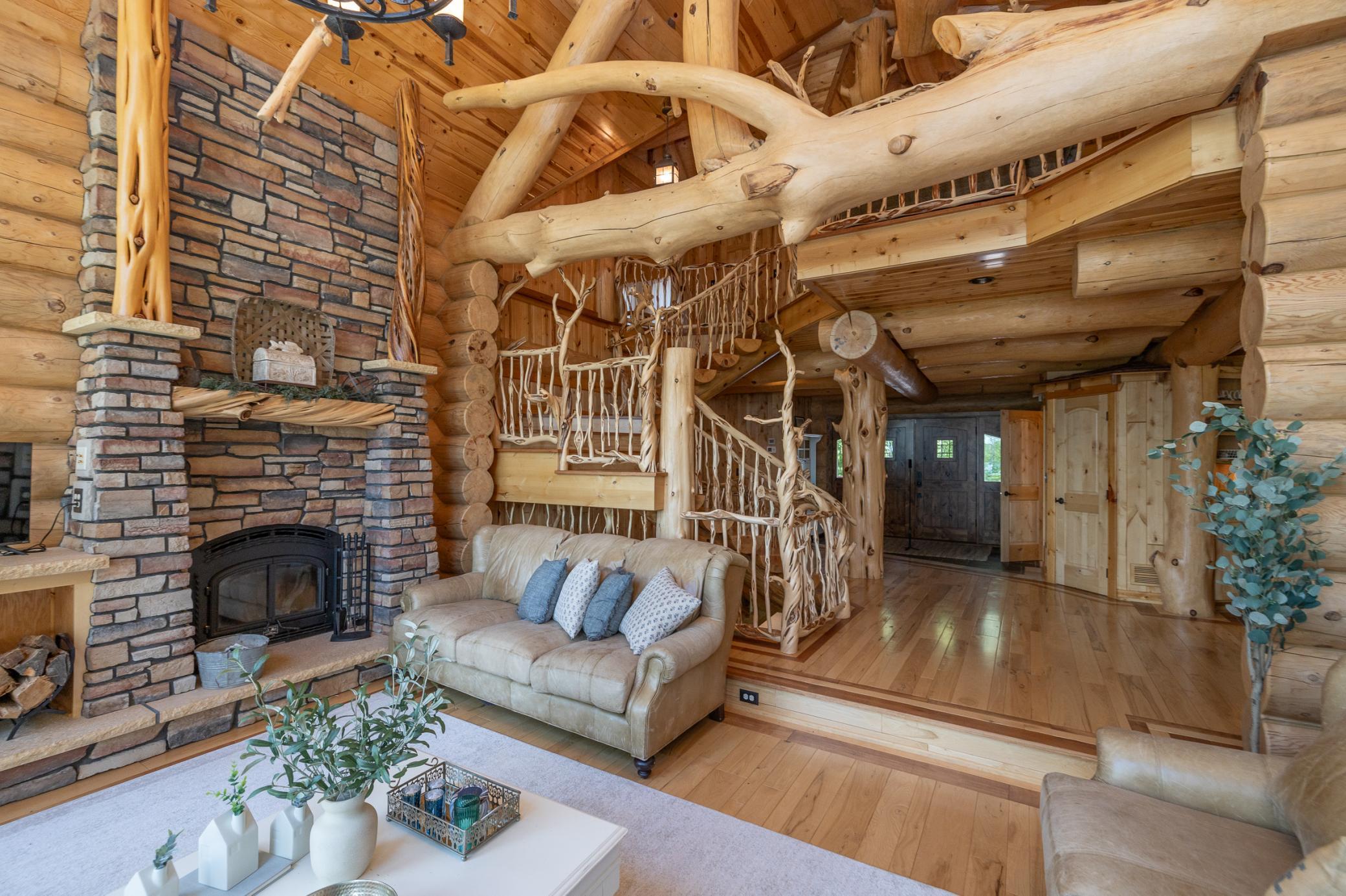 Hayward, Wisconsin, 54843, United States, 4 Bedrooms Bedrooms, ,4 BathroomsBathrooms,Residential,Active,1868126