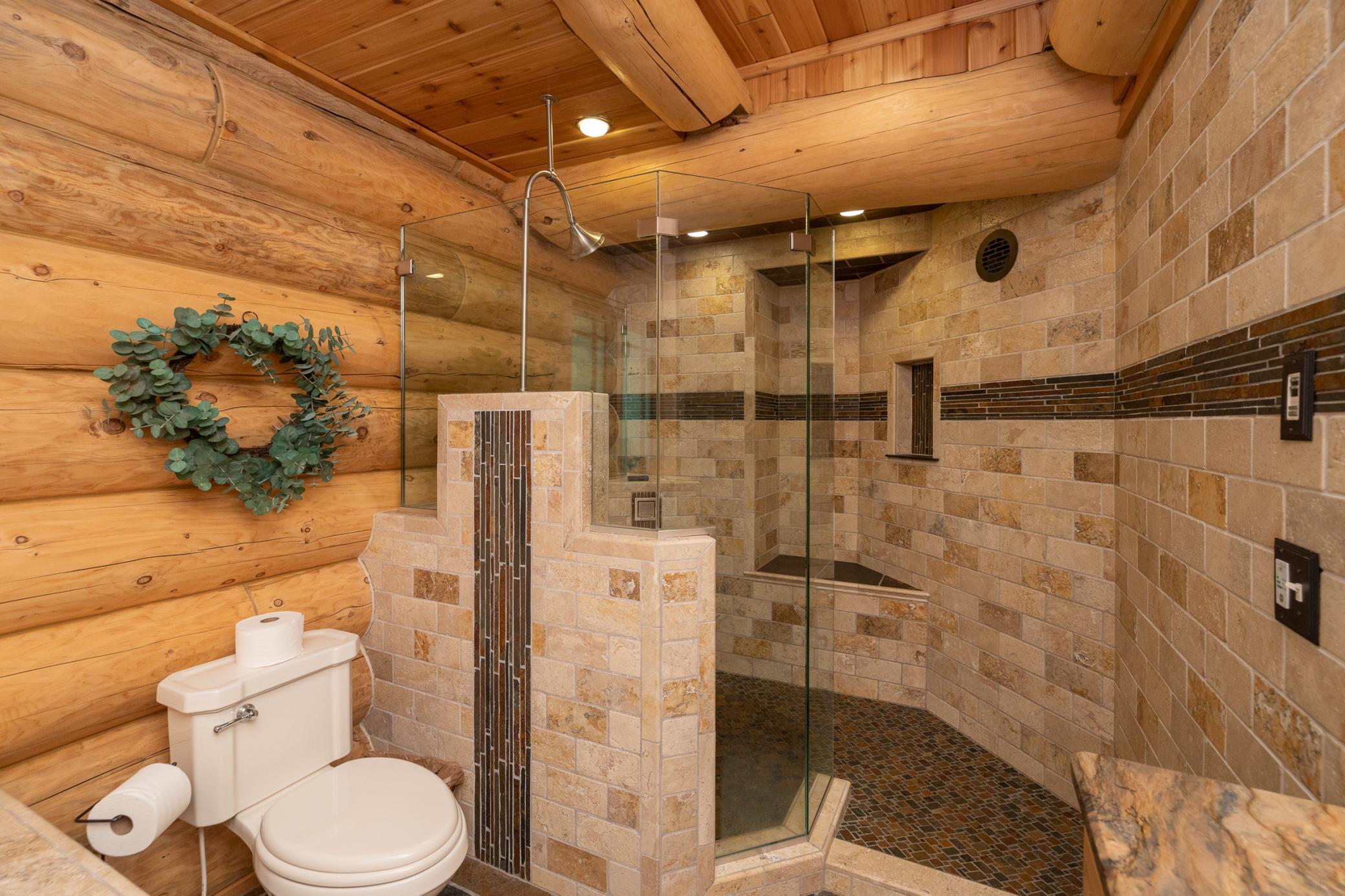 Hayward, Wisconsin, 54843, United States, 4 Bedrooms Bedrooms, ,4 BathroomsBathrooms,Residential,Active,1868126