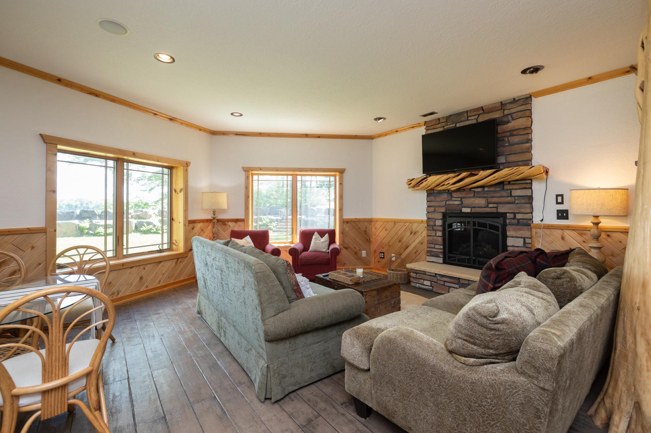 Hayward, Wisconsin, 54843, United States, 4 Bedrooms Bedrooms, ,4 BathroomsBathrooms,Residential,Active,1868126