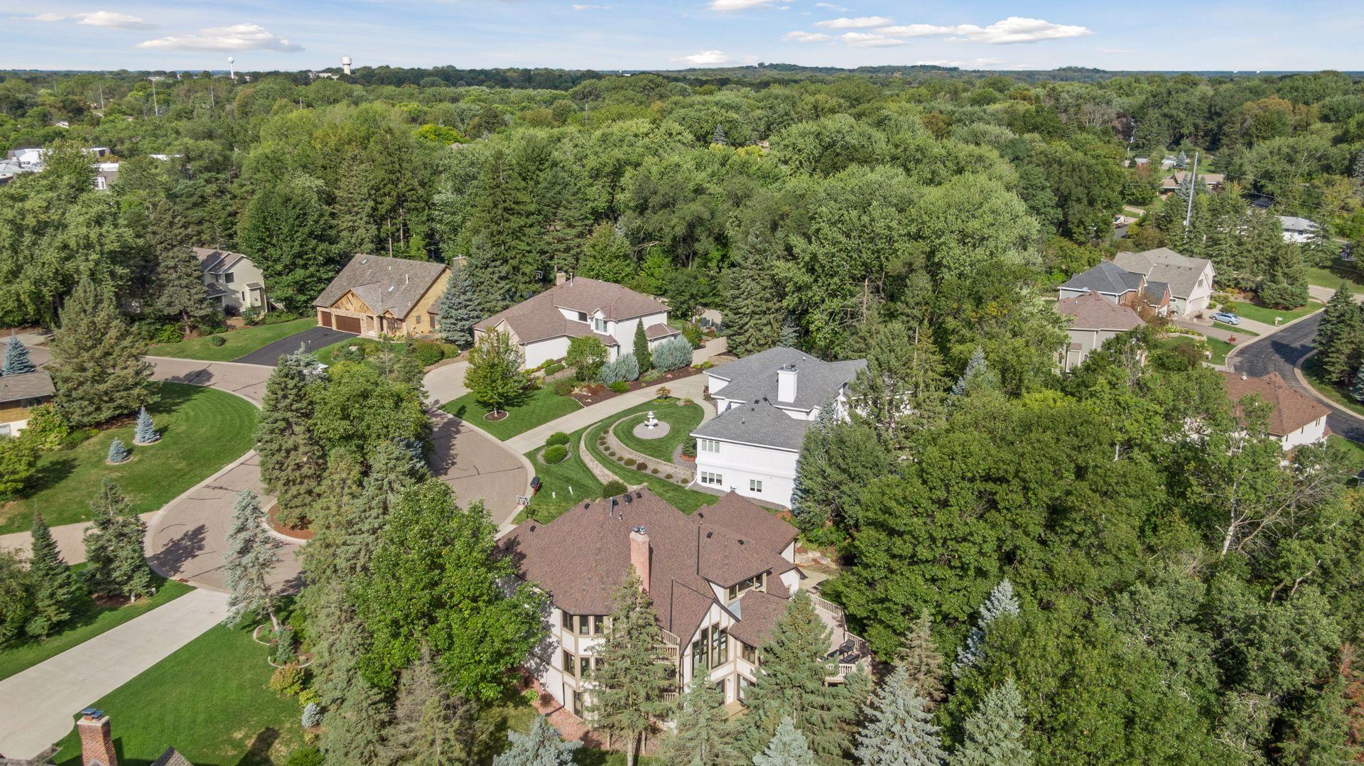 685 Valley View Court