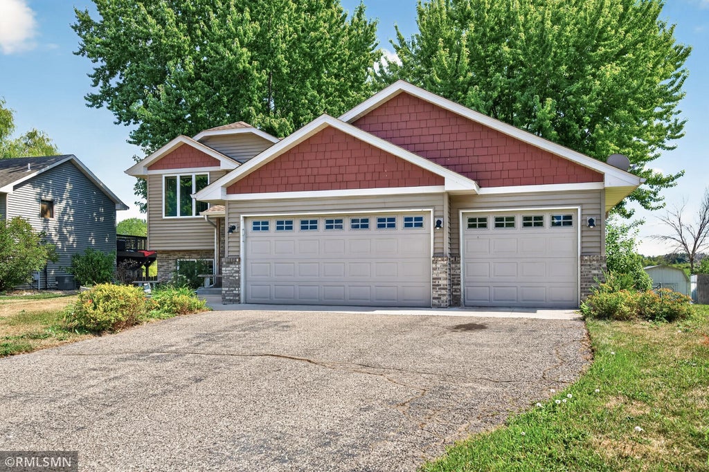 Photo of 14431 Glenbrook Avenue N, Hugo, MN 55038 (MLS # 7132304)