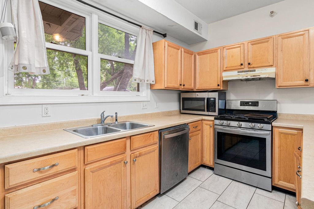 Photo of 2827 Bryant Avenue N #2, Minneapolis, MN 55411 (MLS # 7087185)