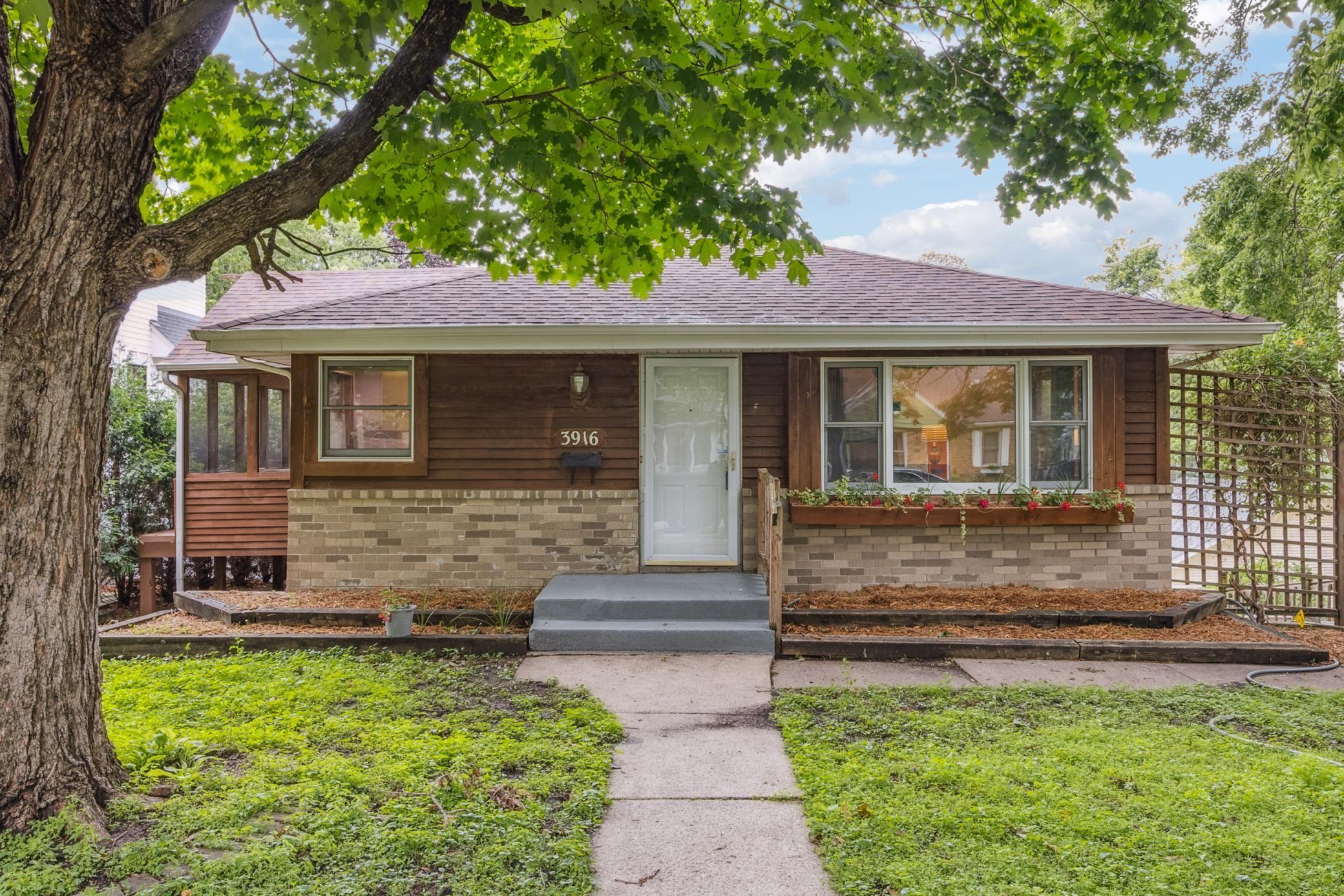 3916 Thomas Avenue S