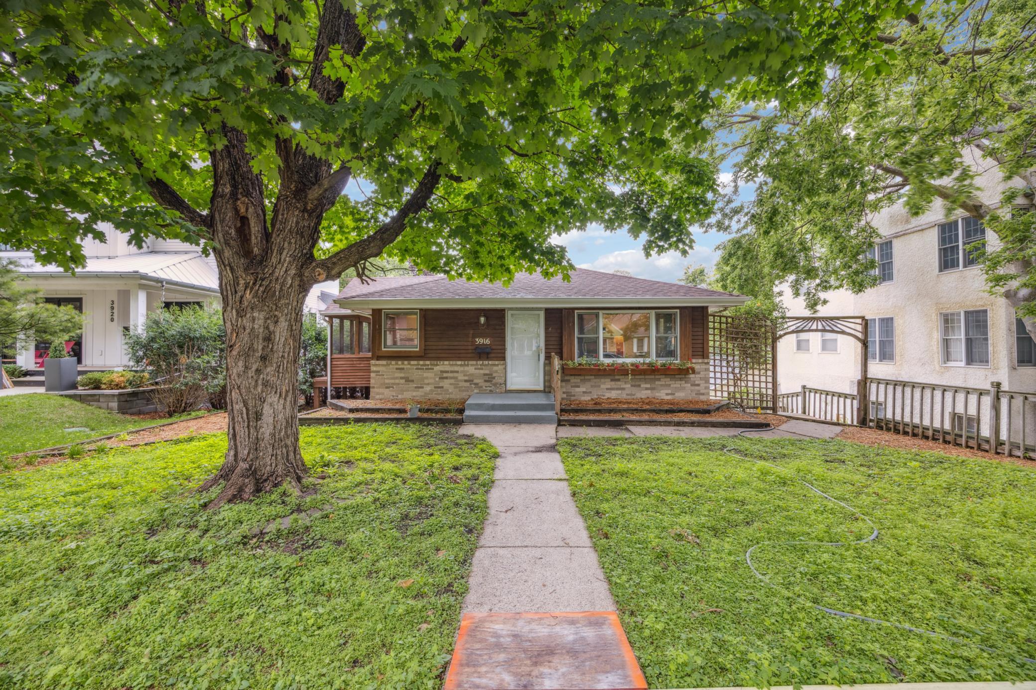 3916 Thomas Avenue S