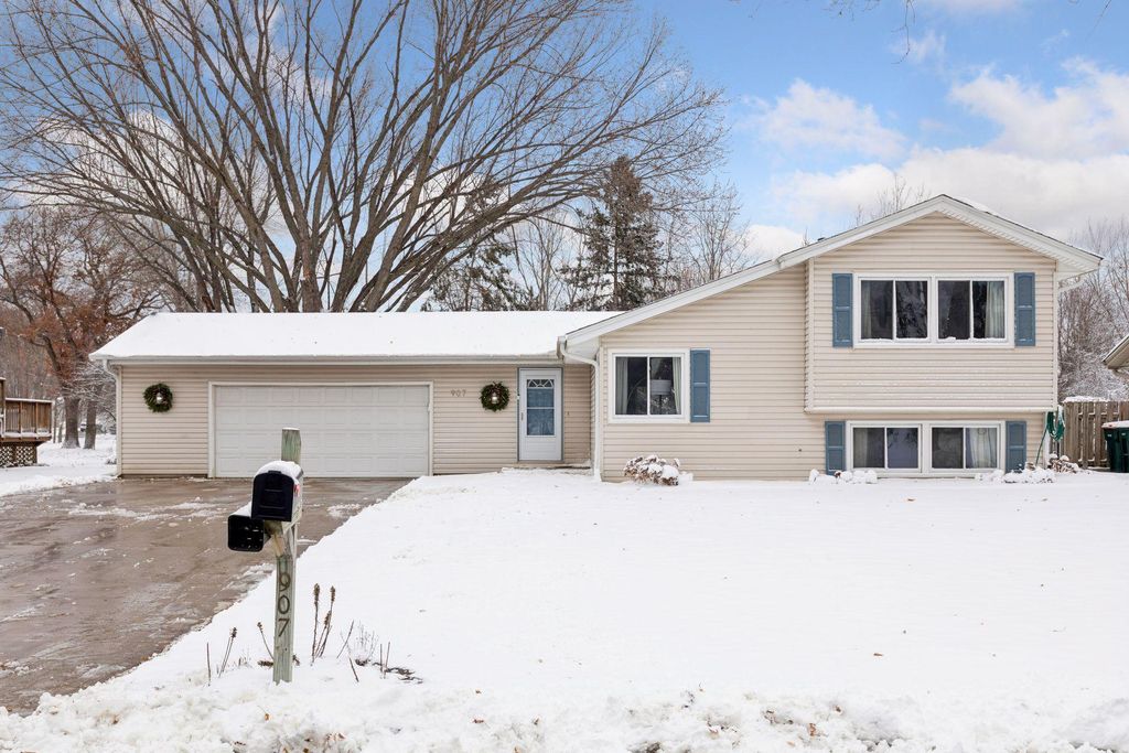 Photo of 907 132nd Lane NE, Blaine, MN 55434 (MLS # 6824850)